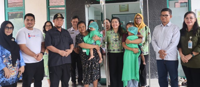 BUPATI KATINGAN TINJAU BAKTI SOSIAL OPERASI BIBIR SUMBING GRATIS DI RSUD MAS AMSYAR KASONGAN
