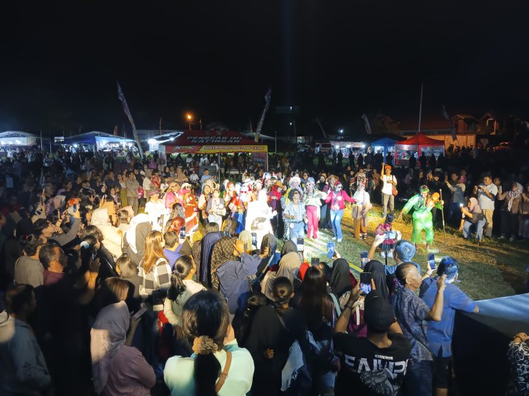 Peserta lomba konstum jadul era 1970-1990 an
